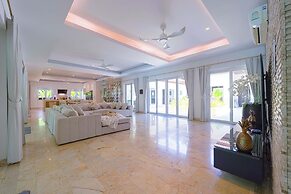 6BR Luxury Tropical Pool Villa PH125