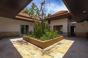 6BR Luxury Tropical Pool Villa PH125