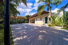 6BR Luxury Tropical Pool Villa PH125