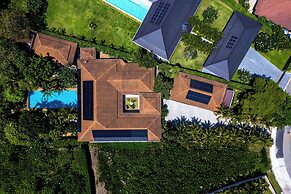 6BR Luxury Tropical Pool Villa PH125
