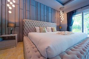 6BR Luxury Tropical Pool Villa PH125