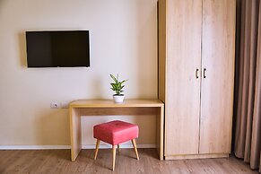 Airport Garden Hotel