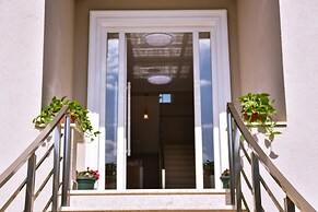 Airport Garden Hotel