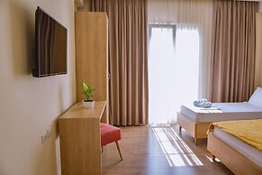 Airport Garden Hotel