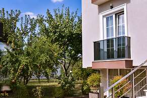 Airport Garden Hotel