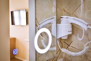 Airport Garden Hotel