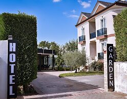 Airport Garden Hotel