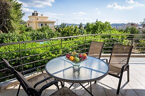 290m² Villa with Pool close to the Airport