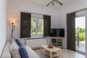 290m² Villa with Pool close to the Airport