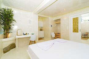 Mykonos 52m² Luxury Apartment Sea side Ornos