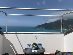 House Mediterraneo