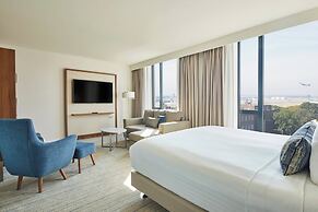 Courtyard by Marriott London Heathrow Airport