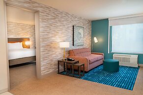 Home2 Suites by Hilton Corona