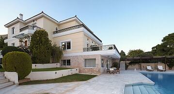 Sublime Luxurious homm Villa in Paiania