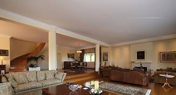 Sublime Luxurious homm Villa in Paiania