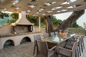 Andromeda Luxury Villa