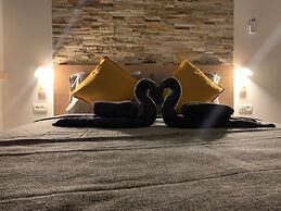 Maya Guest House Panoramic Sea&City view