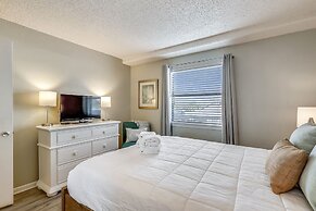 Venus 206 is a 1 BR on Okaloosa Island steps from the pool and easy be