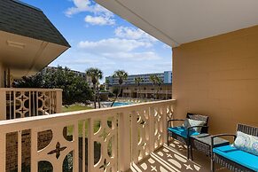 Venus 206 is a 1 BR on Okaloosa Island steps from the pool and easy be