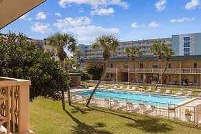 Venus 206 is a 1 BR on Okaloosa Island steps from the pool and easy be