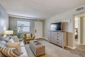 Venus 206 is a 1 BR on Okaloosa Island steps from the pool and easy be