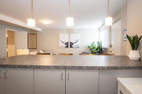 Hip & Urban Condo near the heart of Old Town