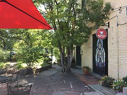 Cozy Carriage House | Walk to UNC | + Free Bikes