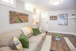 Cozy Retreat | Walk to UNC | FREE Cruiser Bikes