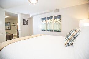 Cozy Retreat | Walk to UNC | FREE Cruiser Bikes