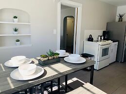 Beautiful Bungalow Next to CSU -FREE Cruiser Bikes