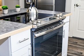 Couple’s Getaway | Walk to UNC |FREE Cruiser Bikes