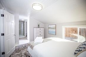 Couple’s Getaway | Walk to UNC |FREE Cruiser Bikes