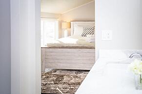 Couple’s Getaway | Walk to UNC |FREE Cruiser Bikes