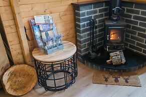 Tranquil Cabin Retreat in Carluke
