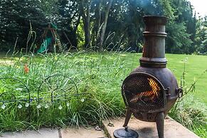 Tranquil Cabin Retreat in Carluke