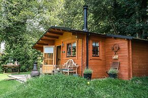 Tranquil Cabin Retreat in Carluke