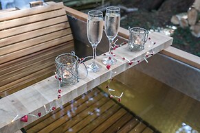 Tranquil Cabin Retreat in Carluke