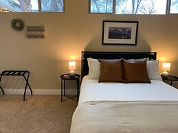 Gorgeous Guest Suite. Walk to Old Town & CSU!