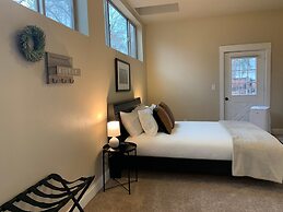 Gorgeous Guest Suite. Walk to Old Town & CSU!