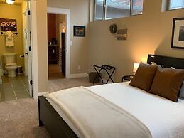 Gorgeous Guest Suite. Walk to Old Town & CSU!