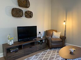 Gorgeous Guest Suite. Walk to Old Town & CSU!