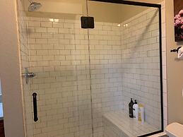 Gorgeous Guest Suite. Walk to Old Town & CSU!