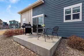 Modern Townhome Steps from the Brewery District!