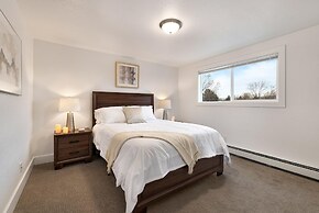 Comfortable Abode Near Historic Downtown