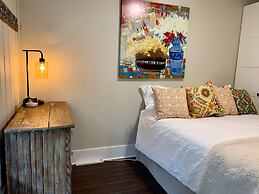 The Chic Guest Retreat in Old Town near CSU!