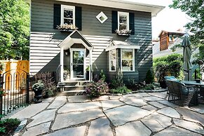 The Chic Guest Retreat in Old Town near CSU!