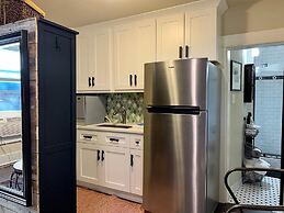 The Chic Guest Retreat in Old Town near CSU!