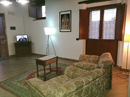Portion of a Farmhouse With 30 Beds - 4 Apartments and 2 Rooms