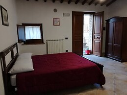 Portion of a Farmhouse With 30 Beds - 4 Apartments and 2 Rooms