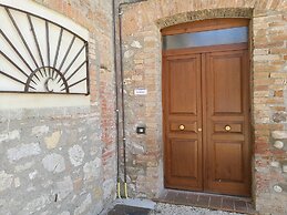 Portion of a Farmhouse With 30 Beds - 4 Apartments and 2 Rooms